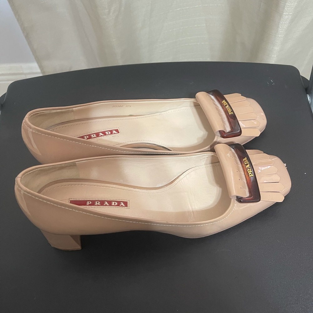 Prada - Picture 3 of 5